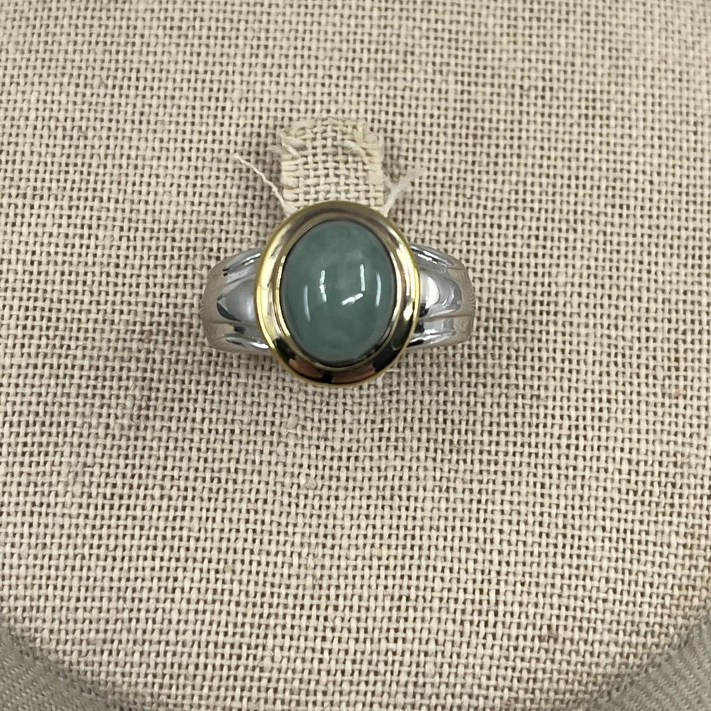 Vintage Sterling Silver & Gold Overlay Ring with Green Cabochon | Size 7 - Picture 7 of 16